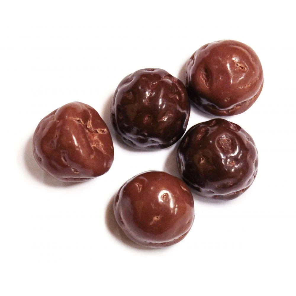 Cloetta Polly Original Product Display – showcasing the iconic Swedish candy with chocolate-covered foam drops in a variety of flavors.