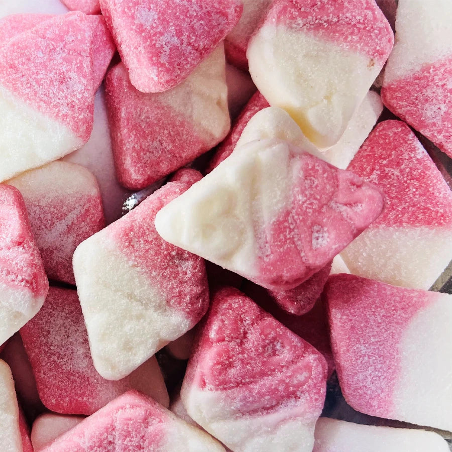 Bubs Cool Strawberry Vanilla Romb – a Swedish candy bag showcasing its signature diamond-shaped chewy treats.