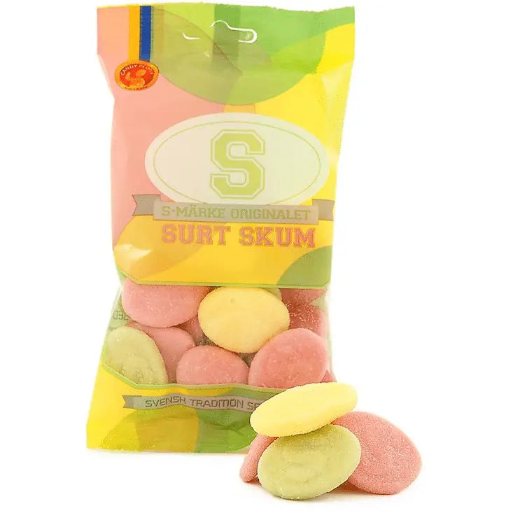 S-Märke Surt Skum Display – sour, chewy Swedish candy with a tangy and fruity flavor.